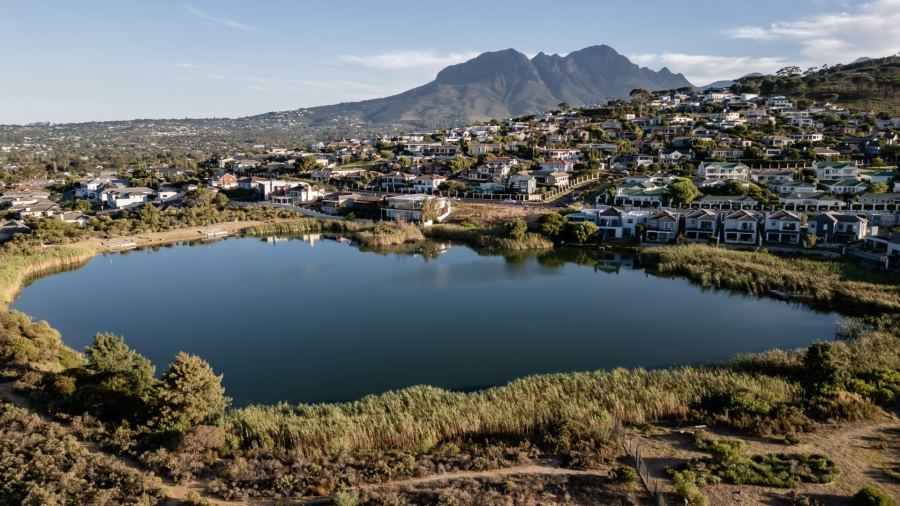 3 Bedroom Property for Sale in Mzuri Estate Western Cape